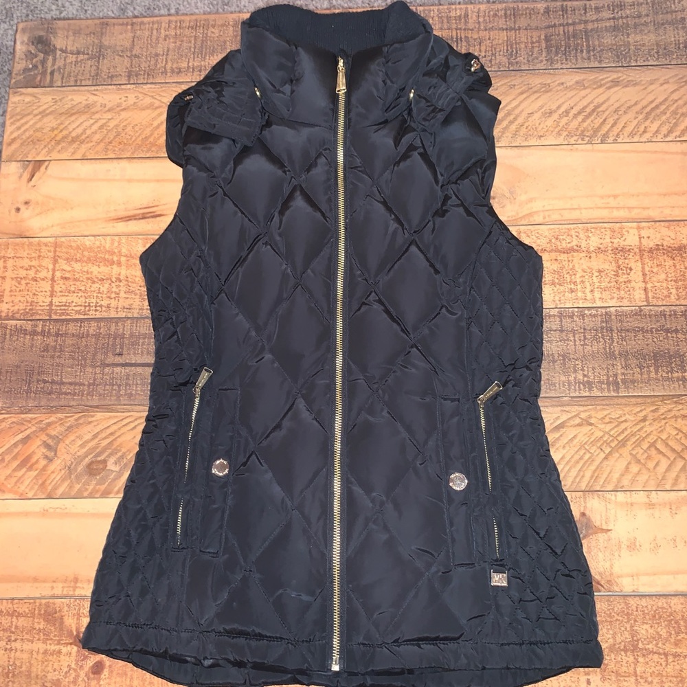 MICHAEL KORS hooded vest fits like a small